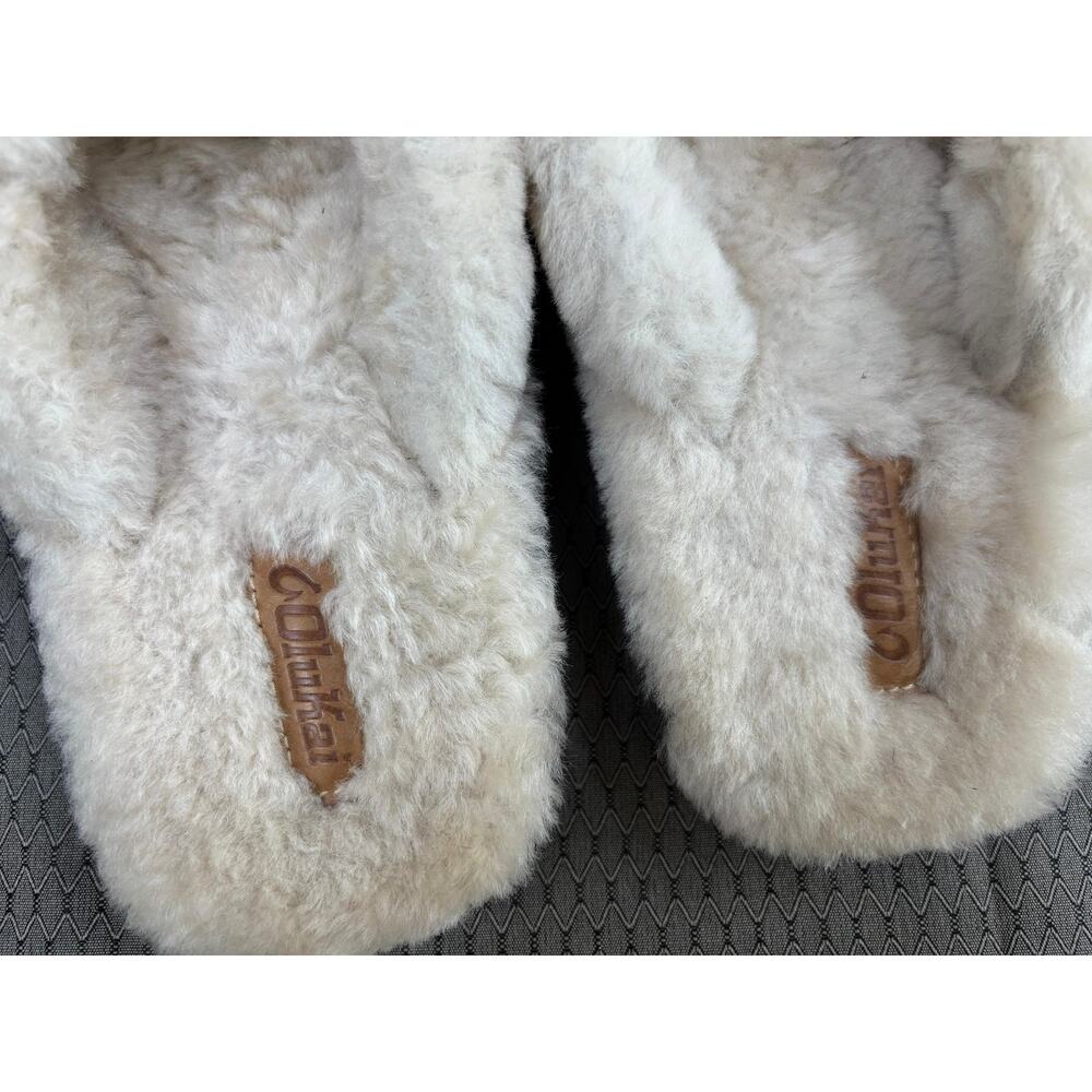 OluKai Slippers Shoes Womens Size 8 White Fuzzy Thong Faux Fur Lined Cozy - Picture 7 of 8